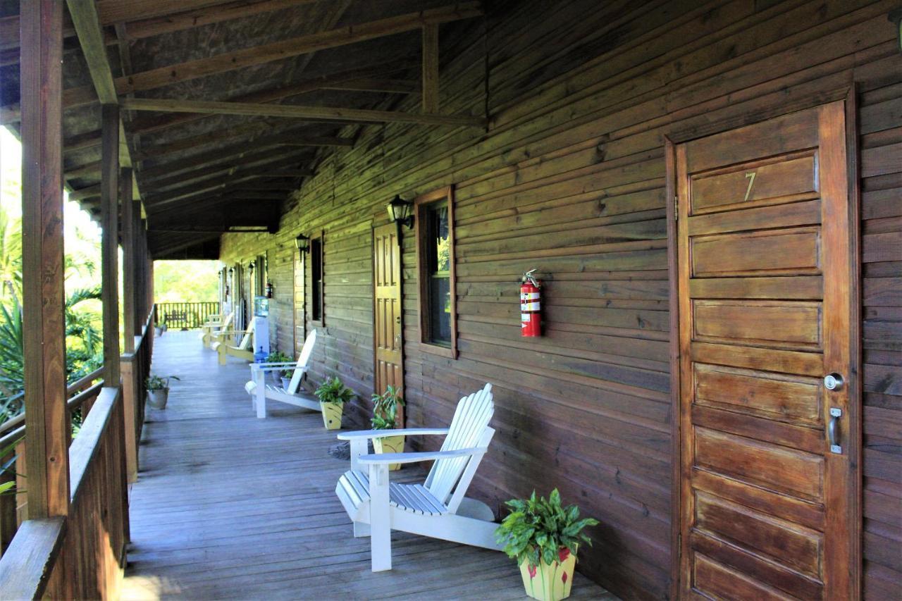 The Log Cab-Inn San Ignacio Exteriér fotografie